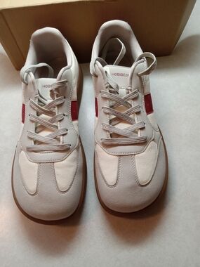 HOBIBEAU Men's Beige & Red Casual Sneakers